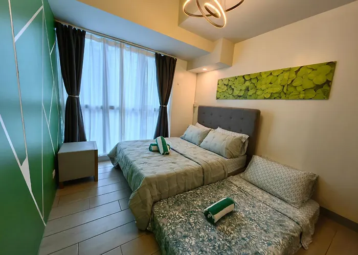 Apartahotel 2br Uptown Bgc-22floor View And Near Mitsukoshi, Uptown Mall, And Restaurants Manila