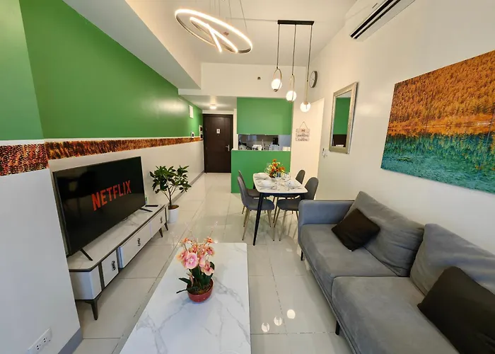 2br Uptown Bgc-22floor View And Near Mitsukoshi, Uptown Mall, And Restaurants Apartahotel Manila