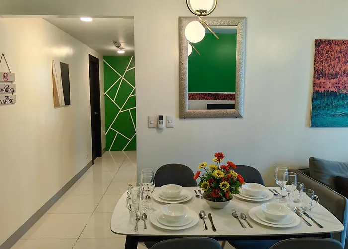 2br Uptown Bgc-22floor View And Near Mitsukoshi, Uptown Mall, And Restaurants 4* Manila