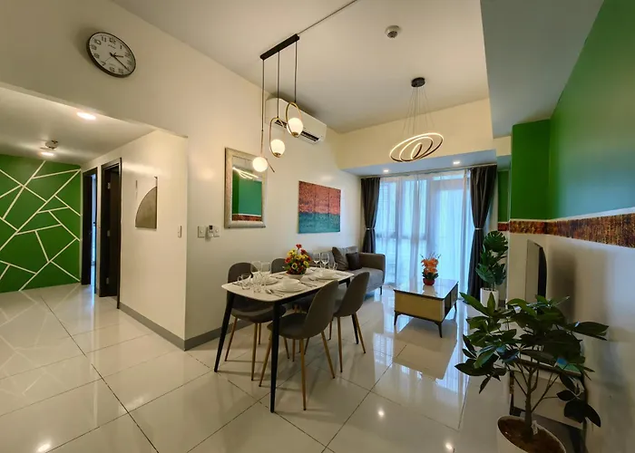 Apartahotel 2br Uptown Bgc-22floor View And Near Mitsukoshi, Uptown Mall, And Restaurants 4*