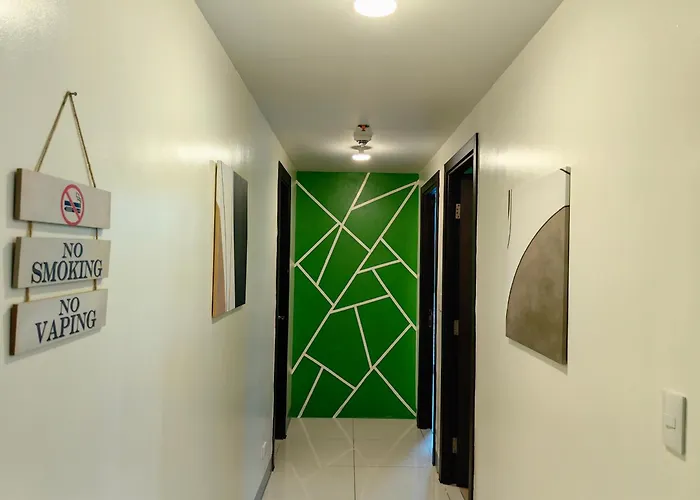 2br Uptown Bgc-22floor View And Near Mitsukoshi, Uptown Mall, And Restaurants Apartahotel 4*