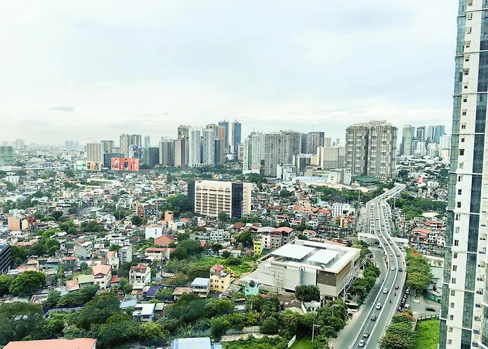 2br Uptown Bgc-22floor View And Near Mitsukoshi, Uptown Mall, And Restaurants