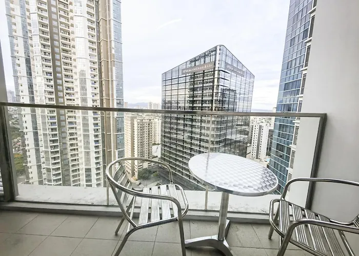 2br Uptown Bgc-22floor View And Near Mitsukoshi, Uptown Mall, And Restaurants 4* Manila
