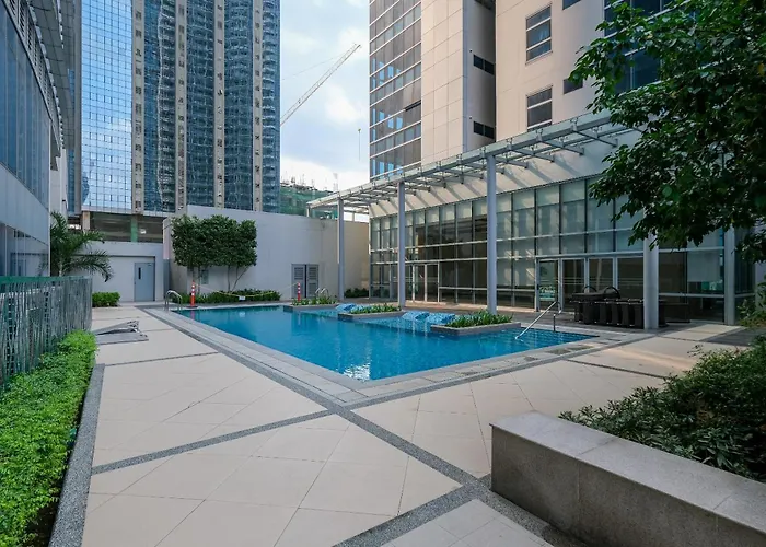 2br Uptown Bgc-22floor View And Near Mitsukoshi, Uptown Mall, And Restaurants 4* Manila