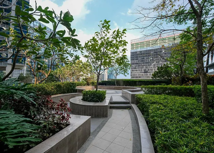 Apartahotel 2br Uptown Bgc-22floor View And Near Mitsukoshi, Uptown Mall, And Restaurants 4*
