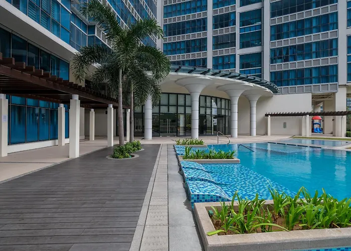 Apartahotel 2br Uptown Bgc-22floor View And Near Mitsukoshi, Uptown Mall, And Restaurants 4*