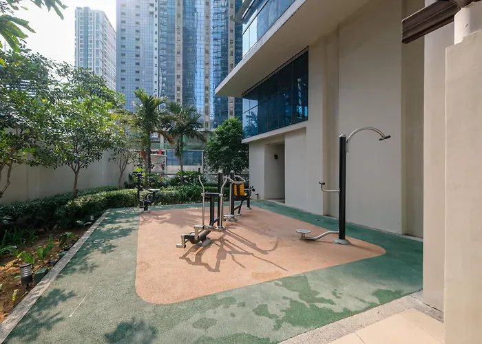 2br Uptown Bgc-22floor View And Near Mitsukoshi, Uptown Mall, And Restaurants Manila