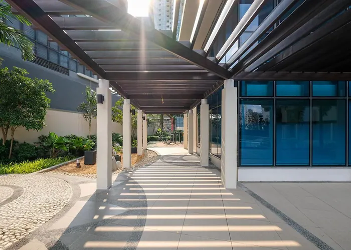 2br Uptown Bgc-22floor View And Near Mitsukoshi, Uptown Mall, And Restaurants Manila
