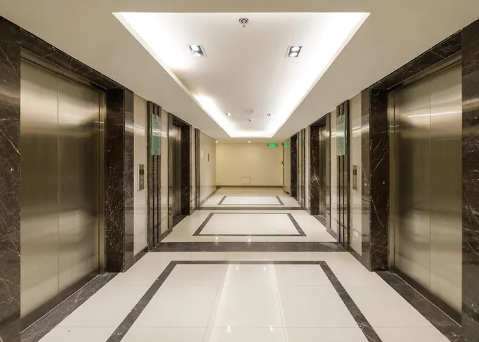2br Uptown Bgc-22floor View And Near Mitsukoshi, Uptown Mall, And Restaurants